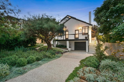 Albert - Rental Cars 0