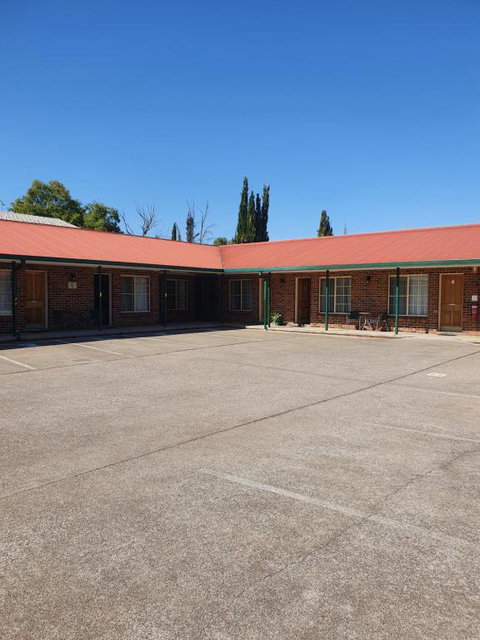 Alyn Motel - Rental Cars 4