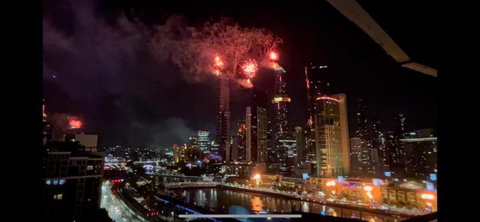 Aura2107, 2 Bedroom Apartment With Balcony, Stunning Yarra River And City Views - Rental Cars 3