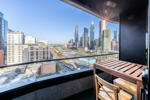 Aura2107, 2 Bedroom Apartment With Balcony, Stunning Yarra River And City Views - Rental Cars 0