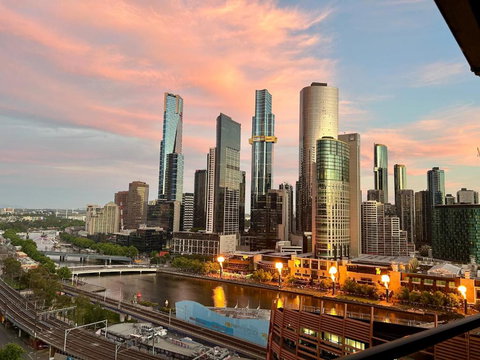 Aura2107, 2 Bedroom Apartment With Balcony, Stunning Yarra River And City Views - Rental Cars 2