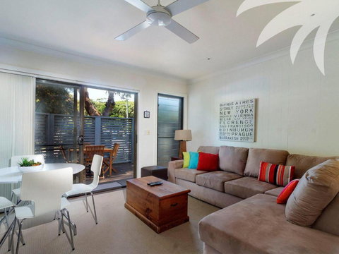 Aqua Apartment 4 - Rental Cars 2