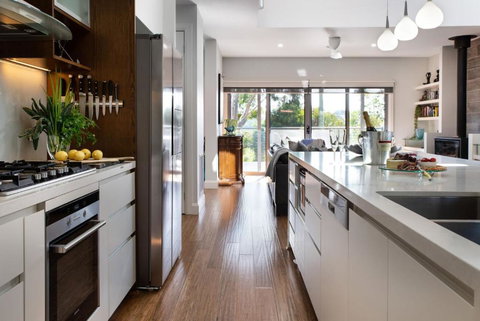 Arabella Meadows - Rental Cars 3