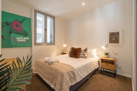 Artful Escape On York - 2x Carpark, Wifi, East End - Rental Cars 1