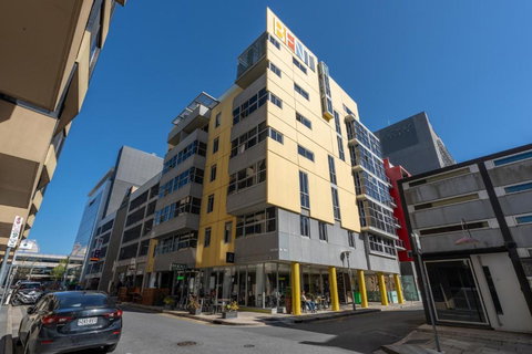 Artful Escape On York - 2x Carpark, Wifi, East End - Rental Cars 4