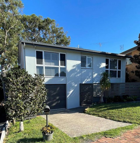 Ashmore - Rental Cars 1