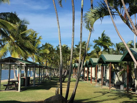 NRMA Bowen Beachfront Holiday Park - Rental Cars 16