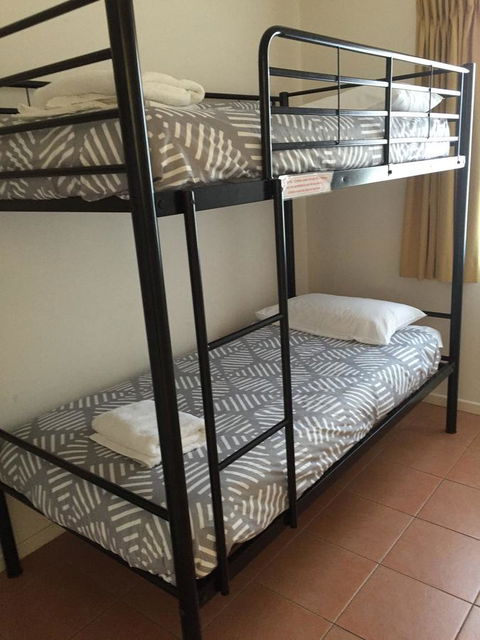 NRMA Bowen Beachfront Holiday Park - Rental Cars 23