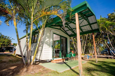 NRMA Bowen Beachfront Holiday Park - Rental Cars 10