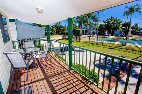NRMA Bowen Beachfront Holiday Park - Rental Cars 18