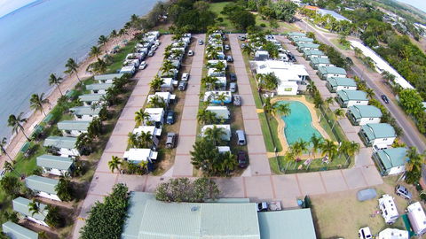 NRMA Bowen Beachfront Holiday Park - Rental Cars 1