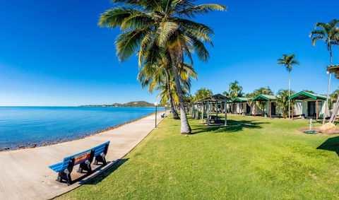 NRMA Bowen Beachfront Holiday Park - Rental Cars 7