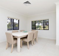 'Ocean to Beach' Luxury Hide Away - Rental Cars