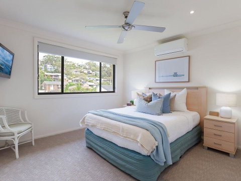 'Sandy Point Haven', 21a Sandy Point Rd - Stylish Haven With WIFI, Air Conditioning & Water Views - Rental Cars 0
