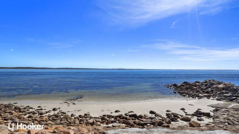 'Yacaaba' Beautiful Waterfront Location - Rental Cars 2