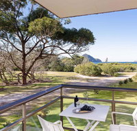 1 'Intrepid' 3 Intrepid Close - Amazing views of Shoal Bay only 100m from the Beach - Rental Cars