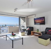 11 'Bayview Apartment' 42 Stockton Street - right in the CBD of Nelson Bay with water views - Rental Cars