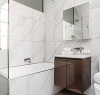 11w Elegance Stylish 3BD Heritage Terrace TheRocks - Rental Cars