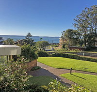 15 'The Commodore' 9-11 Donald Street - great unit only a short walk to CBD - Rental Cars