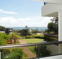 17 'The Commodore' 9-11 Donald Street - pleasant unit with open plan living - Rental Cars