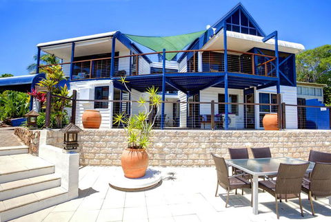 1770 Sovereign Lodge Retreat - Rental Cars 1