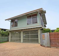 18 Northbeach Place Mudjimba Beach - Pet Friendly Linen Included WIFI - Rental Cars