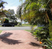 2 'Copacabana' 61 Sandy Point Road - cute unit with water views from the balcony - Rental Cars