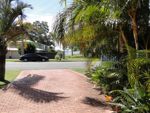 2 'Copacabana', 61 Sandy Point Road - Cute Unit With Water Views From The Balcony - Rental Cars 0