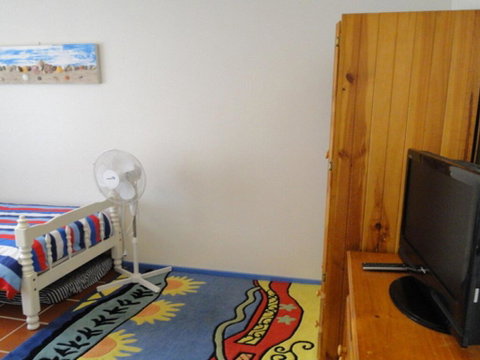 2 'Copacabana', 61 Sandy Point Road - Cute Unit With Water Views From The Balcony - Rental Cars 2