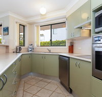 2 'Peninsula Waters' - three bedroom unit with spacious private courtyard  WIFI - Rental Cars