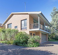 2 'Plattens' 15 Kurrawa Close - great duplex so close to the water - Rental Cars