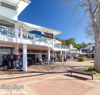 2 'Tradewinds' 110 Victoria Parade - fantastic unit with waterviews  close to the Marina - Rental Cars