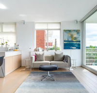 2 Bedroom Apartment with Bay View - Rental Cars