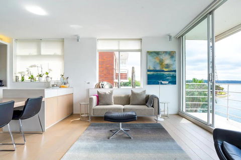 2 Bedroom Apartment With Bay View - Rental Cars 0