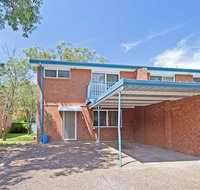 2/10 Catalina Close - Walk to Shoal Bay Beach - Rental Cars