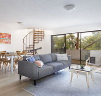 20 Booneroo - Walk To The Beach - Rental Cars