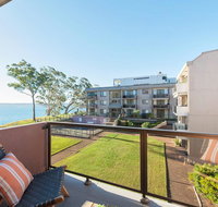 24 'The Poplars' 34 Magnus Street - views aircon WIFI Netflix  Pool - Rental Cars