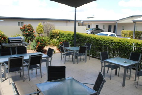 Blackwater Motor Inn - Rental Cars 4