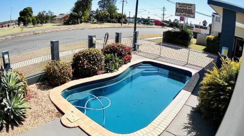 Blackwater Motor Inn - Rental Cars 1