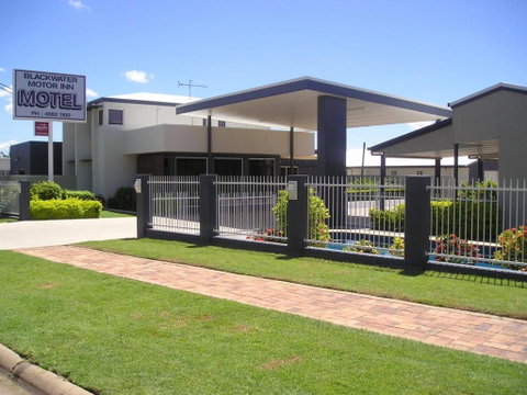 Blackwater Motor Inn - Rental Cars 0
