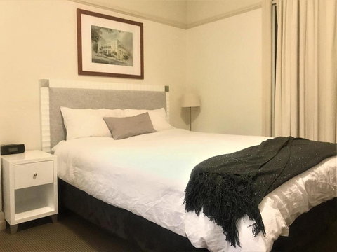 Brisbane City Apartments (Central Station) - Rental Cars 3