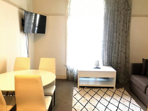 Brisbane City Apartments (Central Station) - Rental Cars 4