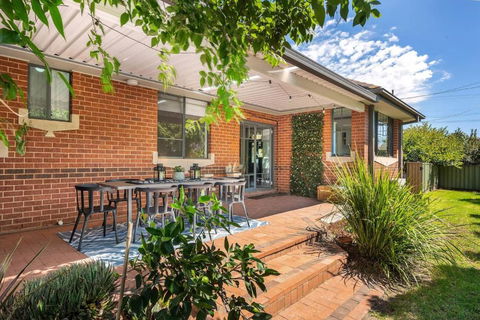 Cavalo - Explore Wine Country From This Art-filled Family Stay - Rental Cars 3