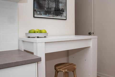 Cranbrook Courtyard - A Sunny City-fringe Retreat - Rental Cars 3