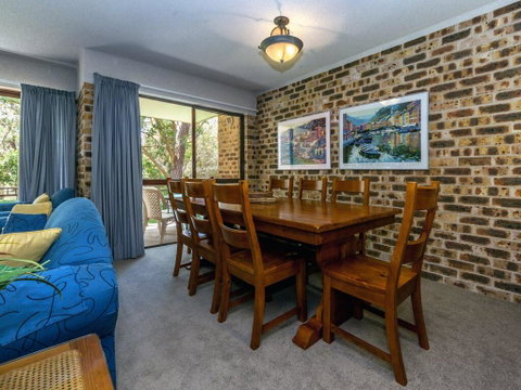 28 'Bay Parklands', 2 Gowrie Ave - Pool, Tennis + Stunning Views - Rental Cars 3