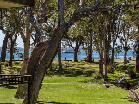 28 'Bay Parklands', 2 Gowrie Ave - Pool, Tennis + Stunning Views - Rental Cars 0