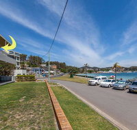 3 'Sunset' 11 Victoria Parade - stunning unit right across from the water - Rental Cars