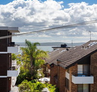 3 'The Commodore'  9-11 Donald Street - great unit in the heart of town - Rental Cars