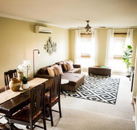 3 Bdrm House With Parking  Outdoor Entertaining - Rental Cars