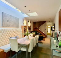 3 Storey Home Close Walk to Fox Studios SCG  City - Rental Cars